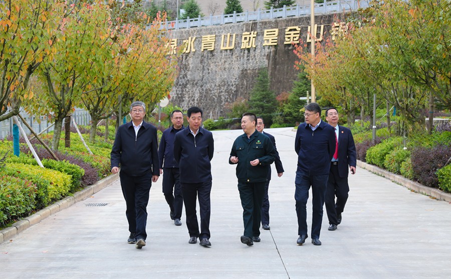 29-2021年10月，甘肅省高級(jí)人民法院院長(zhǎng)張海波蒞臨公司調(diào)研。.jpg